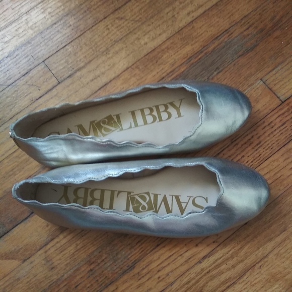 Sam & Libby Women's Scalloped Rose Gold Ballet Flats Size 7 1/2 - Picture 2 of 4